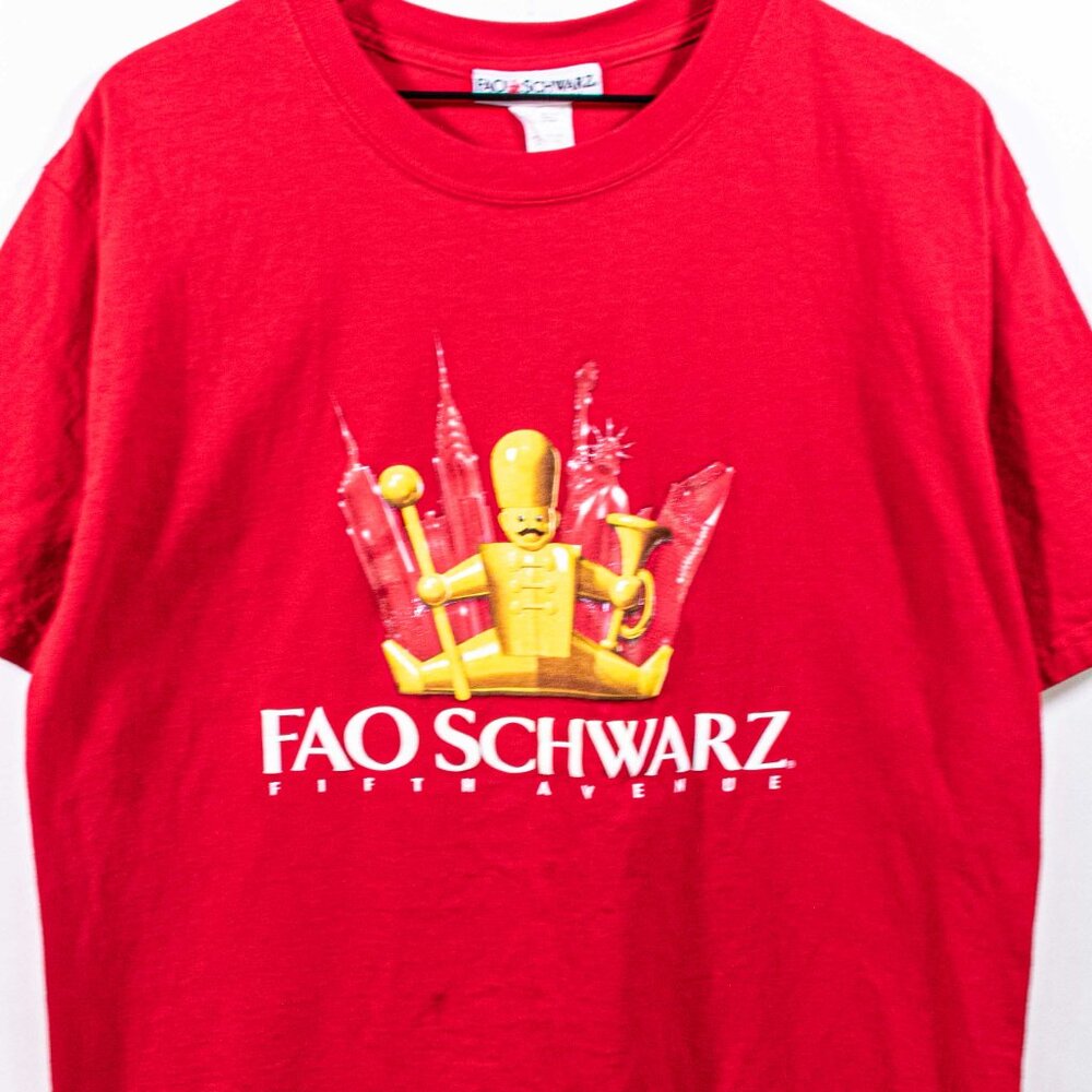 FAO Schwarz Fifth Avenue Toy Store T-Shirt Large Y2K NYC New York